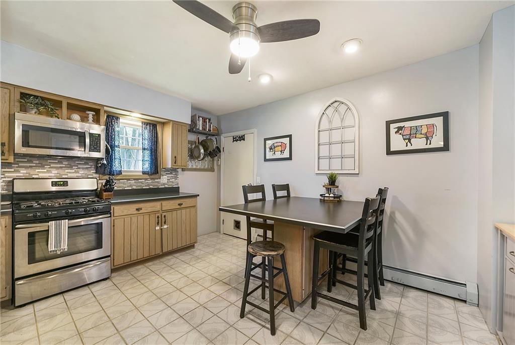 233 Oak Road Gibsonia, PA 15044 - Photo 4 of 25 Gallery Image 4