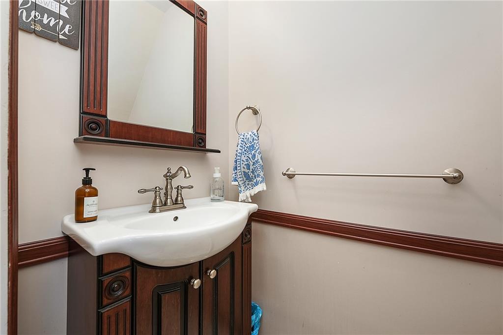 233 Oak Road Gibsonia, PA 15044 - Photo 9 of 25 Gallery Image 9