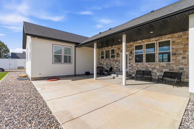 886 North 300th East Spring City, UT 84662 - Photo 9 of 40 Rear view of home and patio