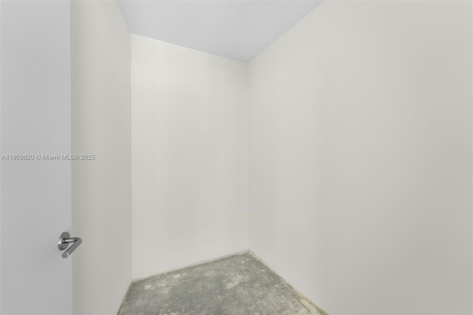 18555 Collins Avenue, Unit 3205 Sunny Isles Beach, FL 33160 - Photo 33 of 50 a view of a small space