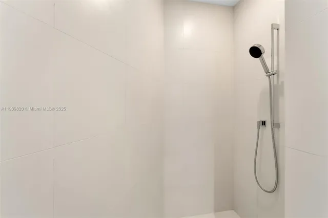 $4,180,000 | 18555 Collins Avenue, Unit 3205, Sunny Isles Beach, FL 33160