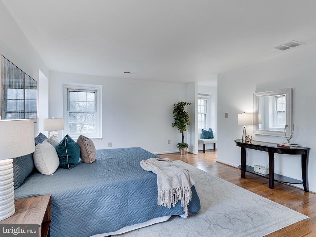 7217 Greentree Road Bethesda, MD 20817 - Photo 28 of 52