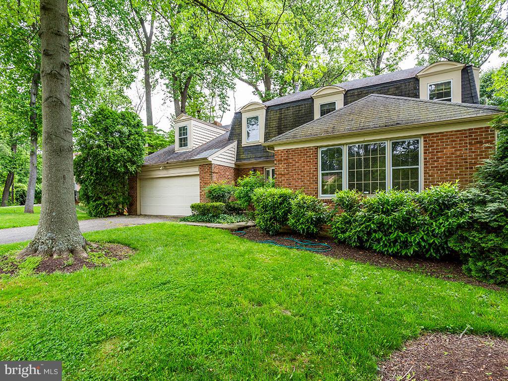 7217 Greentree Road Bethesda, MD 20817 - Photo 3 of 52