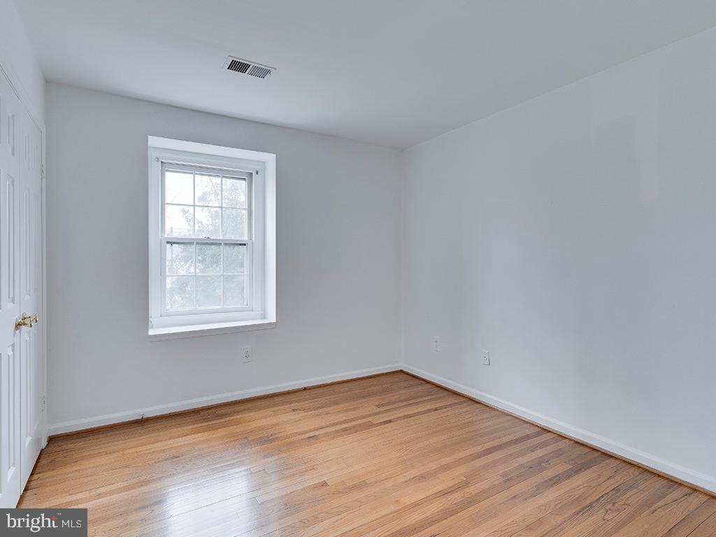 7217 Greentree Road Bethesda, MD 20817 - Photo 33 of 52