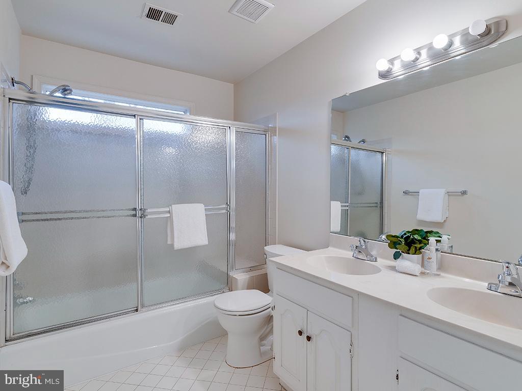 7217 Greentree Road Bethesda, MD 20817 - Photo 35 of 52