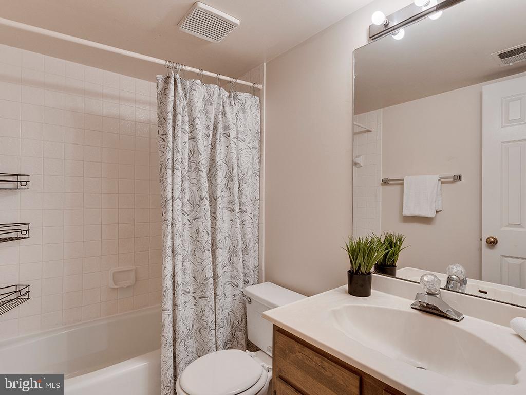 7217 Greentree Road Bethesda, MD 20817 - Photo 38 of 52