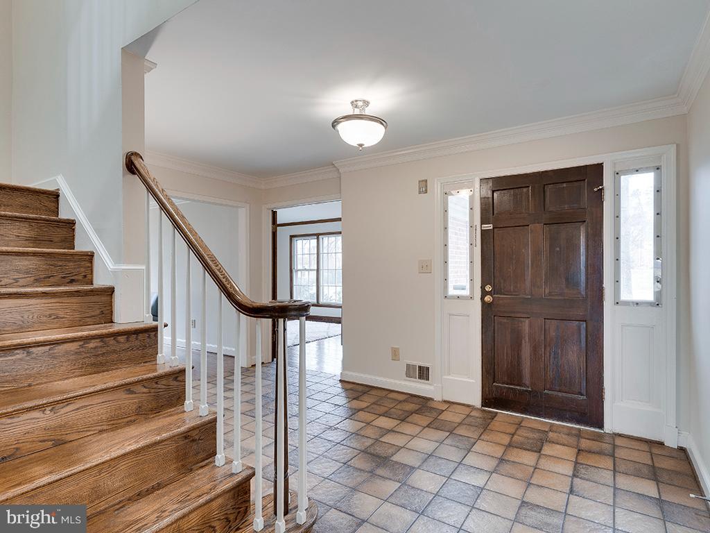 7217 Greentree Road Bethesda, MD 20817 - Photo 6 of 52