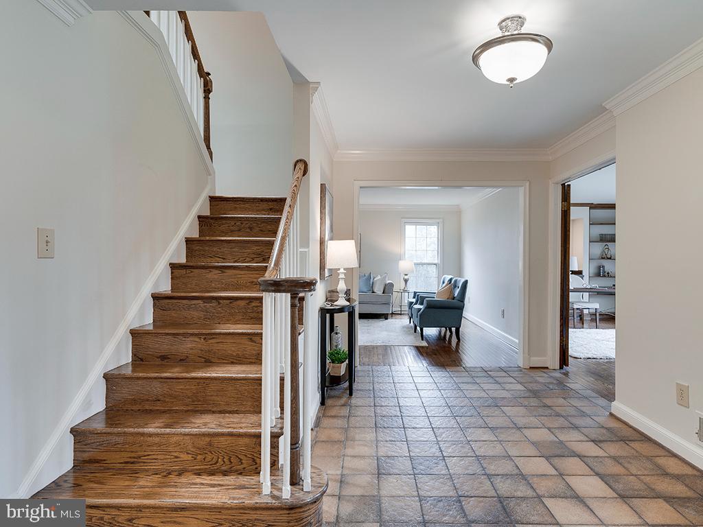 7217 Greentree Road Bethesda, MD 20817 - Photo 7 of 52