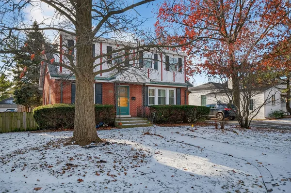 $435,000 | 303 Lionel Road, Riverside, IL 60546