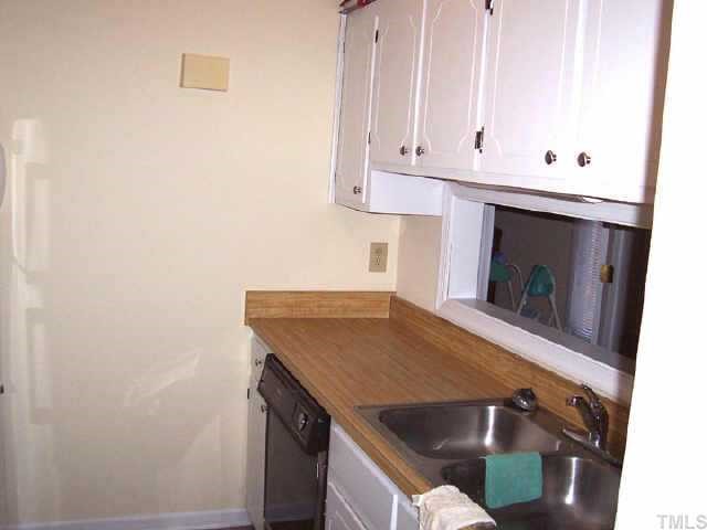 3431 Mill Run, Unit 97 Raleigh, NC 27612 - Photo 4 of 6 kitchen