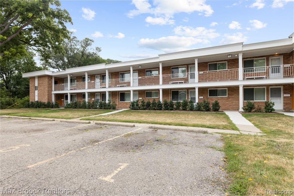 233 1st Street, Unit 4 Rochester, MI 48307 - Photo 3 of 8