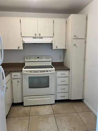 $1,200 | 8701 4th Street North, Unit 208, St. Petersburg, FL 33702