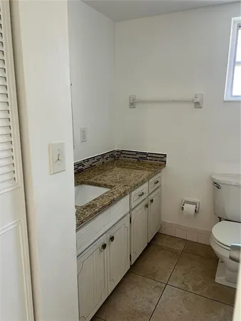 $1,200 | 8701 4th Street North, Unit 208, St. Petersburg, FL 33702