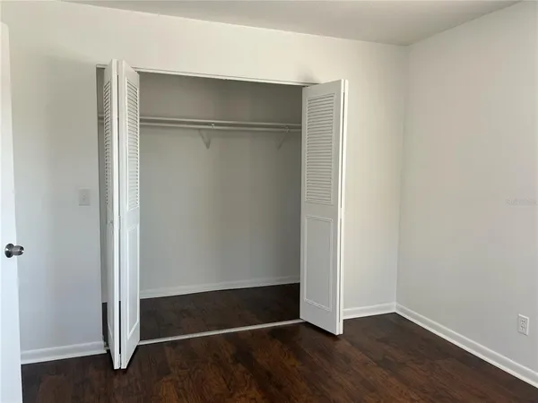 $1,200 | 8701 4th Street North, Unit 208, St. Petersburg, FL 33702