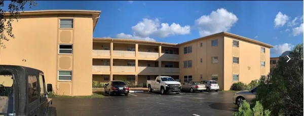 $1,200 | 8701 4th Street North, Unit 208, St. Petersburg, FL 33702