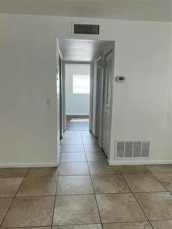$1,200 | 8701 4th Street North, Unit 208, St. Petersburg, FL 33702