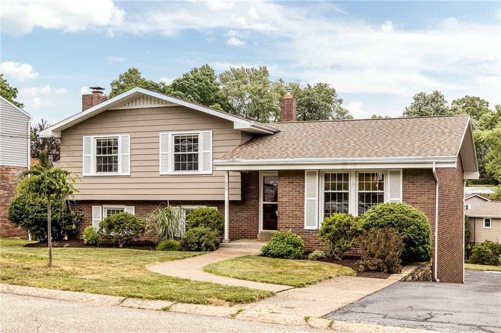 209 Foxcroft Road Pittsburgh, PA 15220 - Photo 2 of 24 Gallery Image 2
