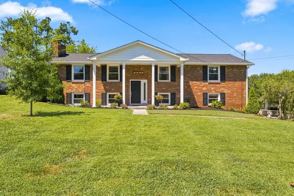 $749,900 | 6314 St Henry Drive, Nashville, TN 37205
