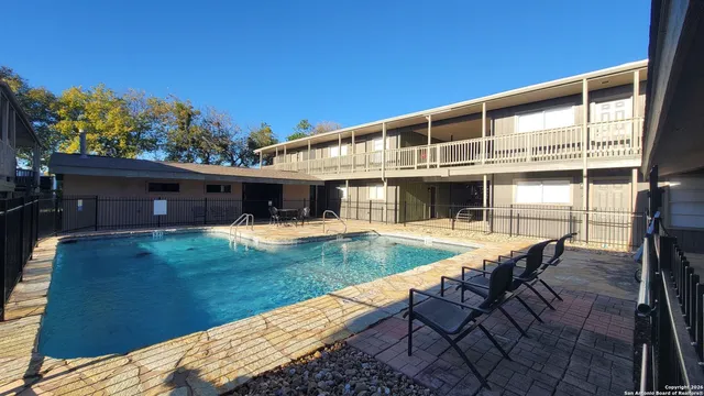 $820 | 516 Gentleman Road, Unit 17, Balcones Heights, TX 78201