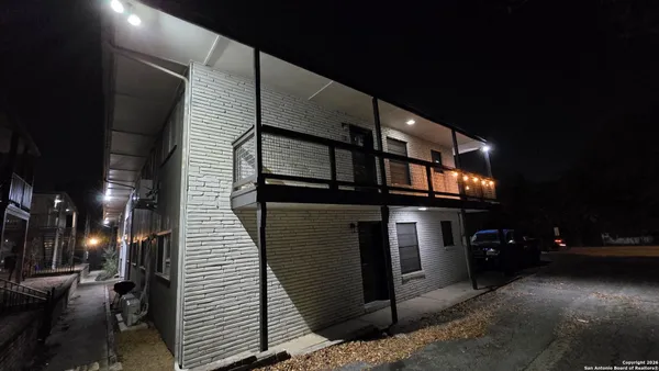 $750 | 516 Gentleman Road, Unit 17, Balcones Heights, TX 78201