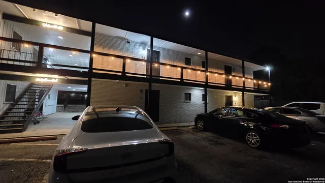 $820 | 516 Gentleman Road, Unit 17, Balcones Heights, TX 78201