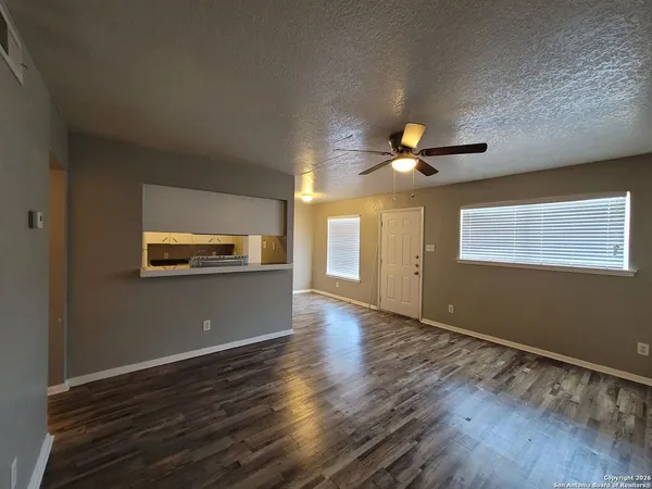 $750 | 516 Gentleman Road, Unit 17, Balcones Heights, TX 78201