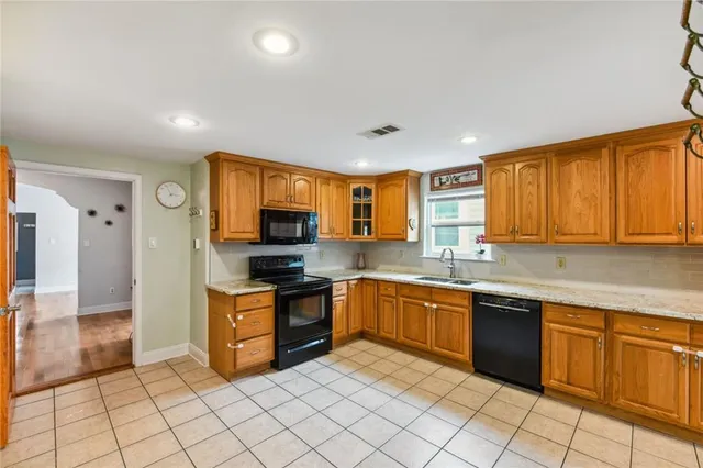 $1,800 | 4731 Marigny Street, New Orleans, LA 70122