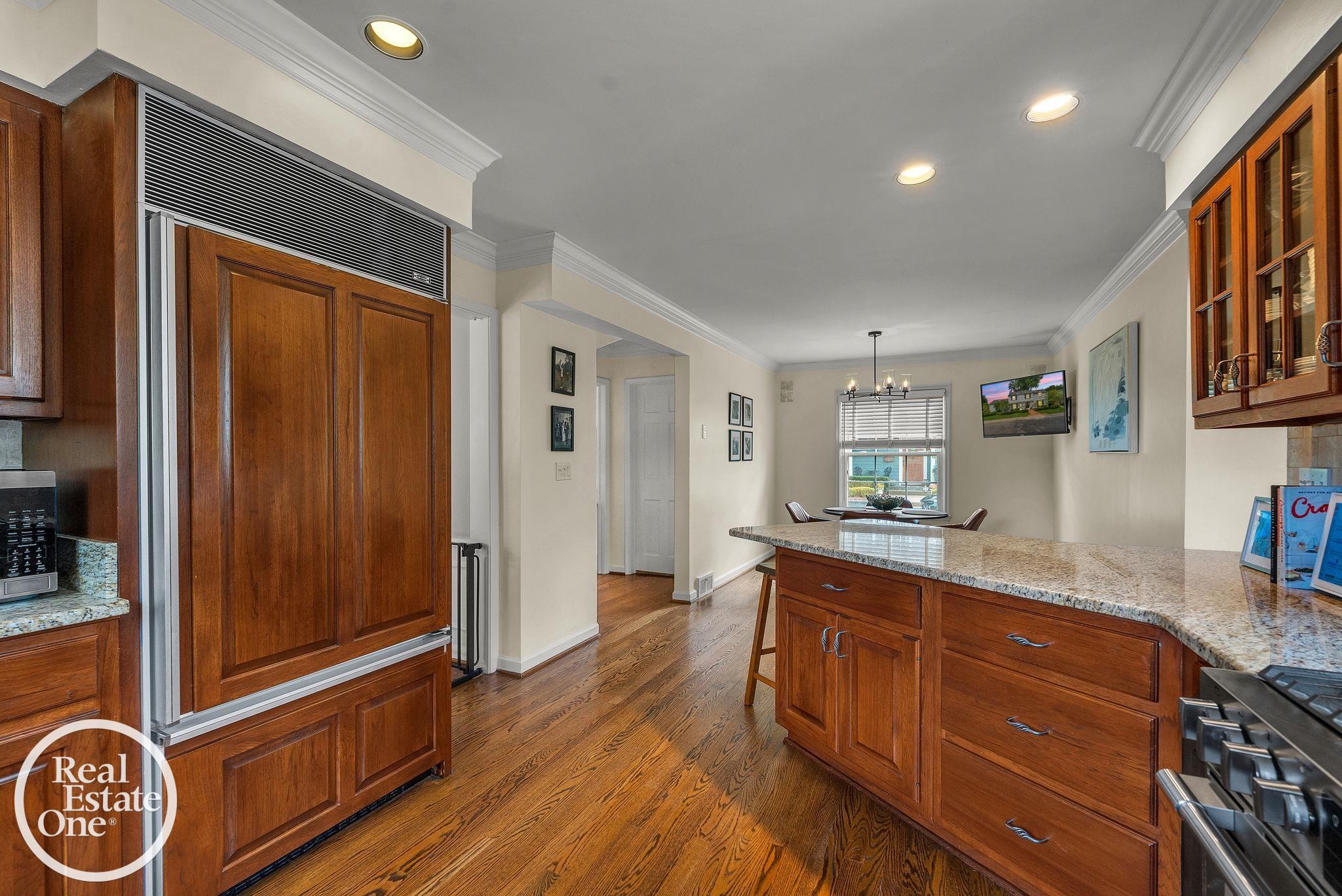 90 Colonial Road Grosse Pointe, MI 48236 - Photo 13 of 49 50213312-dcca5097-8261-4728-b6e5-aeb19cfcf96e.JPG