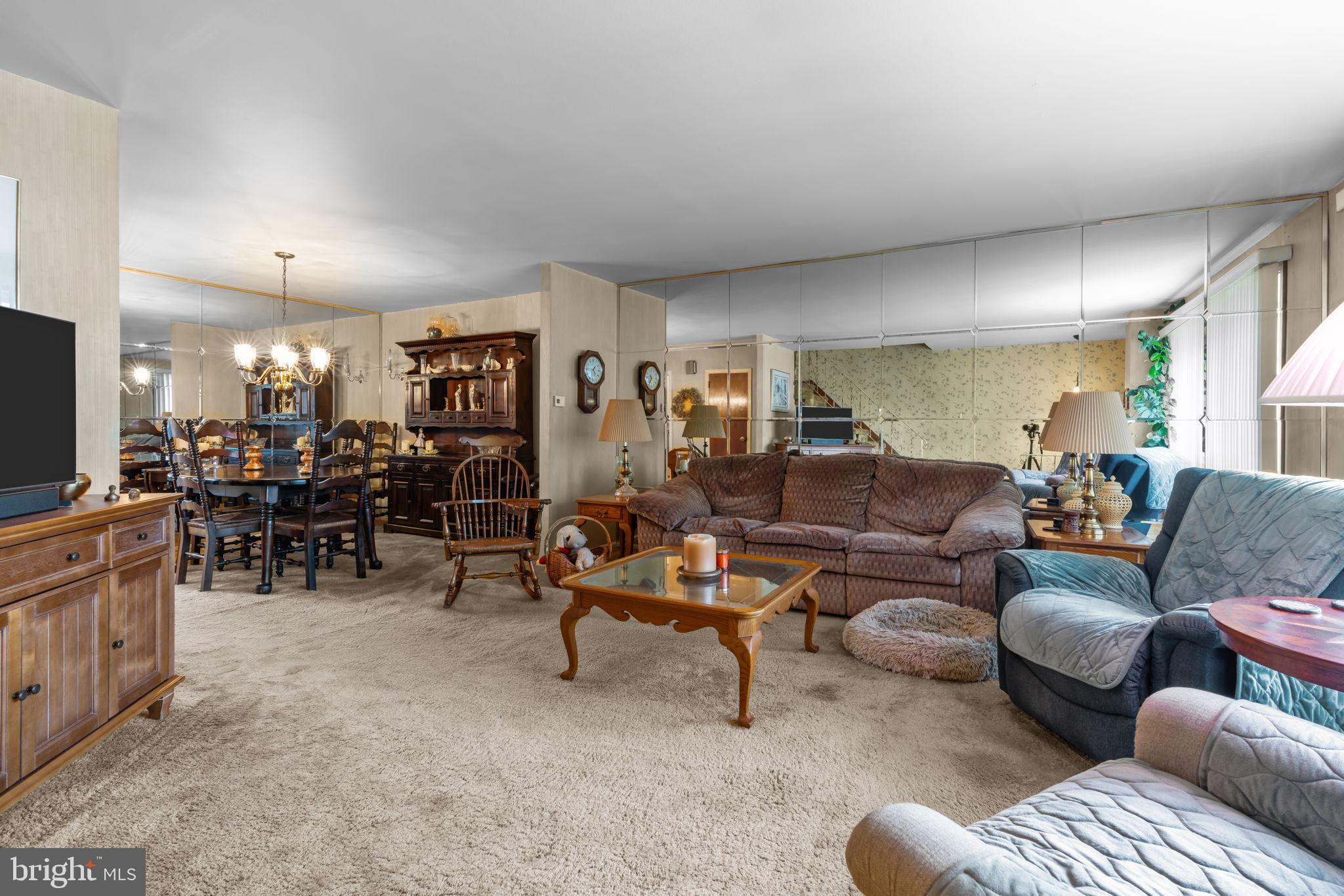 11745 Colman Road Philadelphia, PA 19154 - Photo 3 of 26 Gallery Image 3