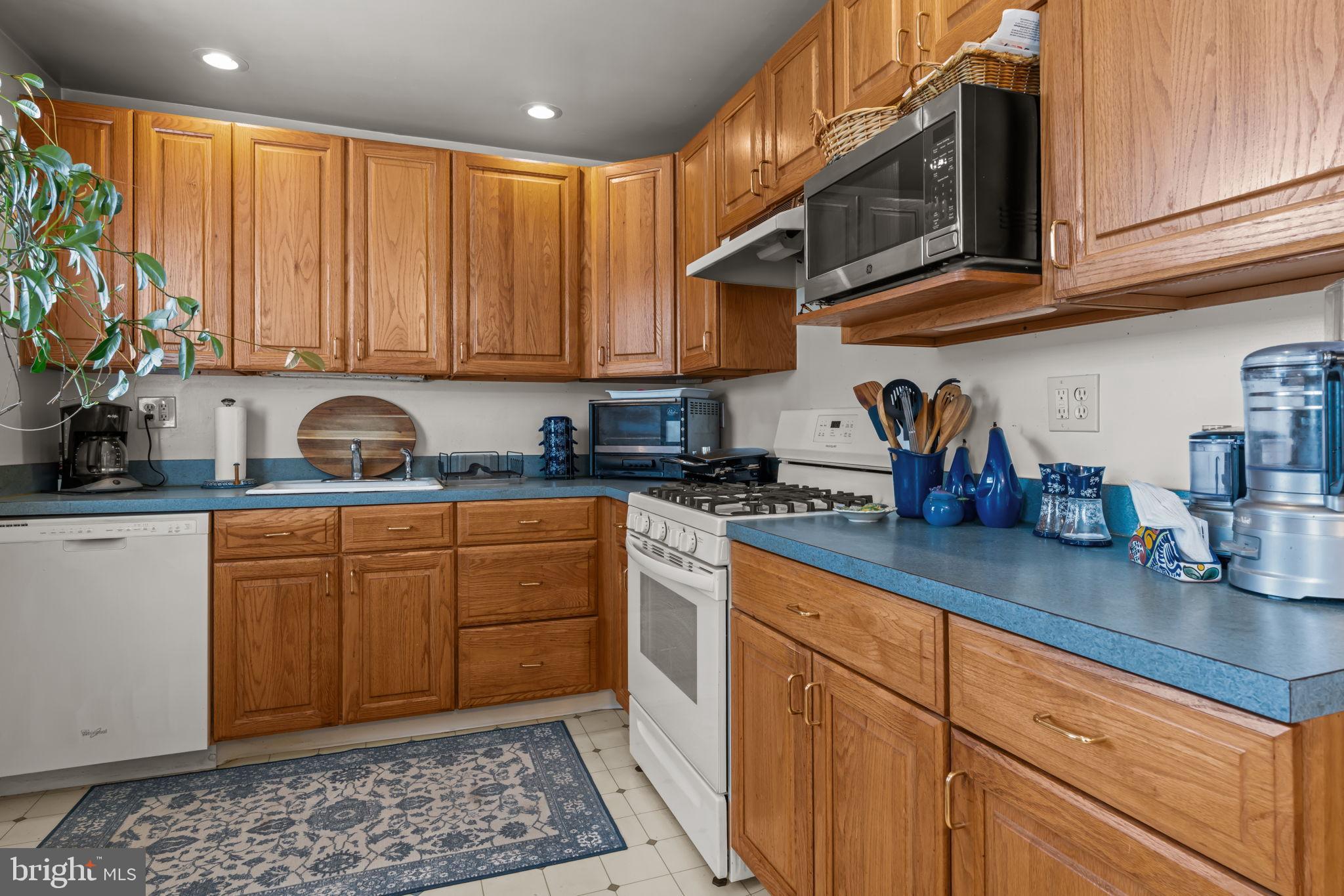 11745 Colman Road Philadelphia, PA 19154 - Photo 8 of 26 Gallery Image 8