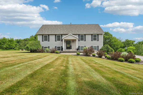 $575,000 | 4 Lira Street, Wallkill, NY 12589