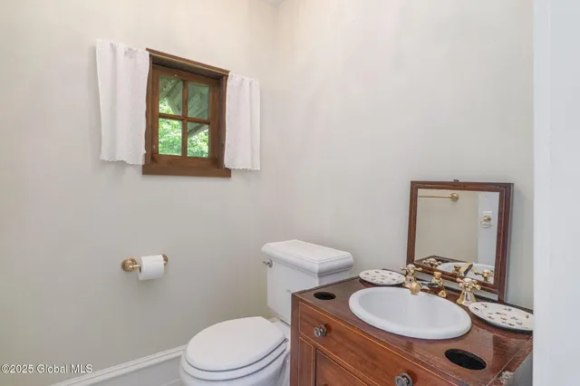 $525,000 | 372 Jones Hill Road, Jefferson, NY 12167