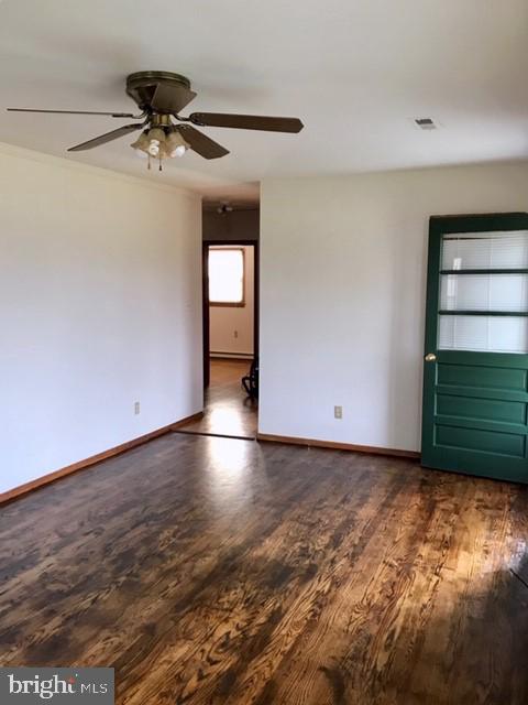 411 North Duey Road Remington, VA 22734 - Photo 18 of 21 LR with Hardwood Floors