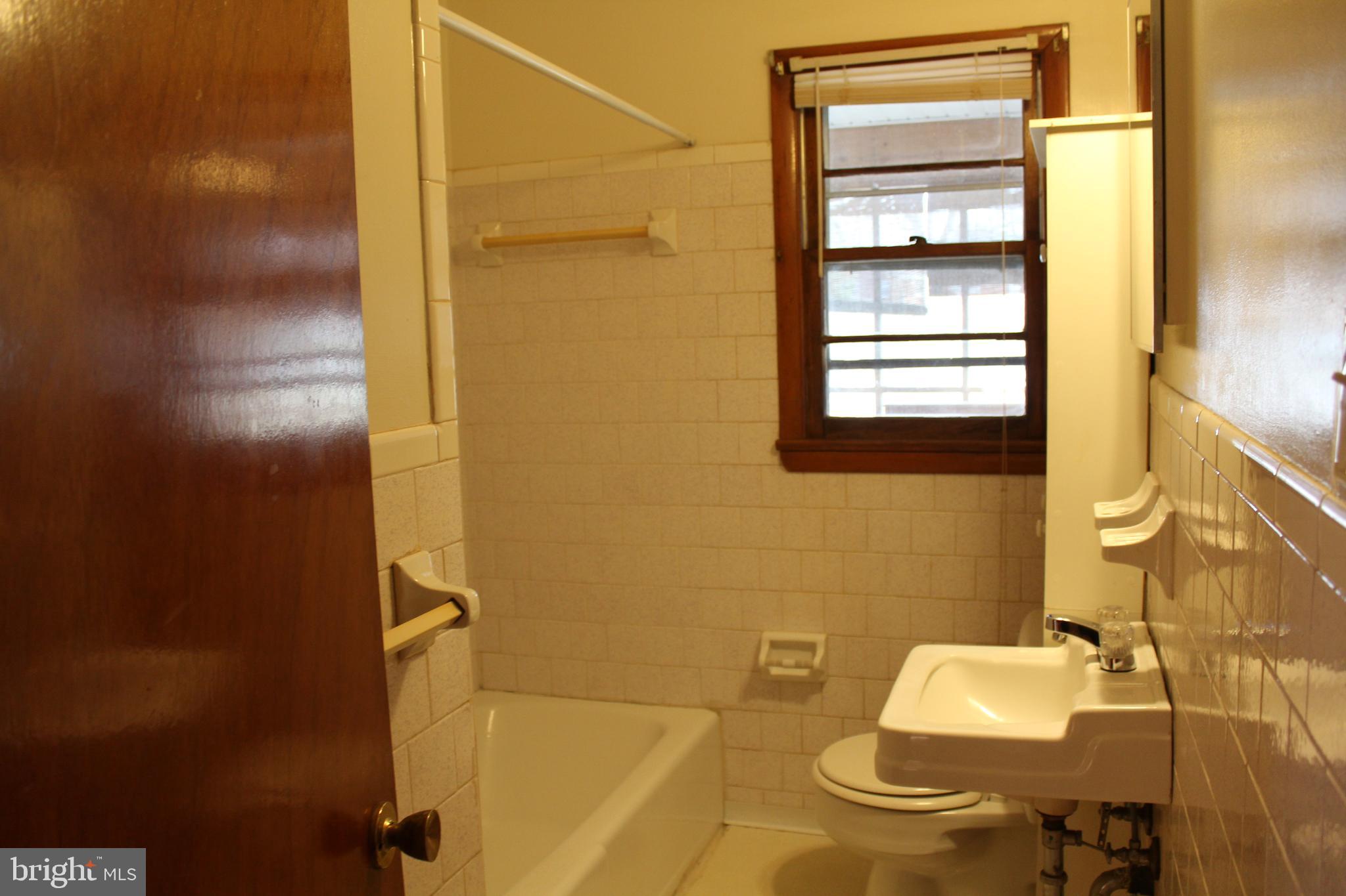 411 North Duey Road Remington, VA 22734 - Photo 21 of 21 Bath