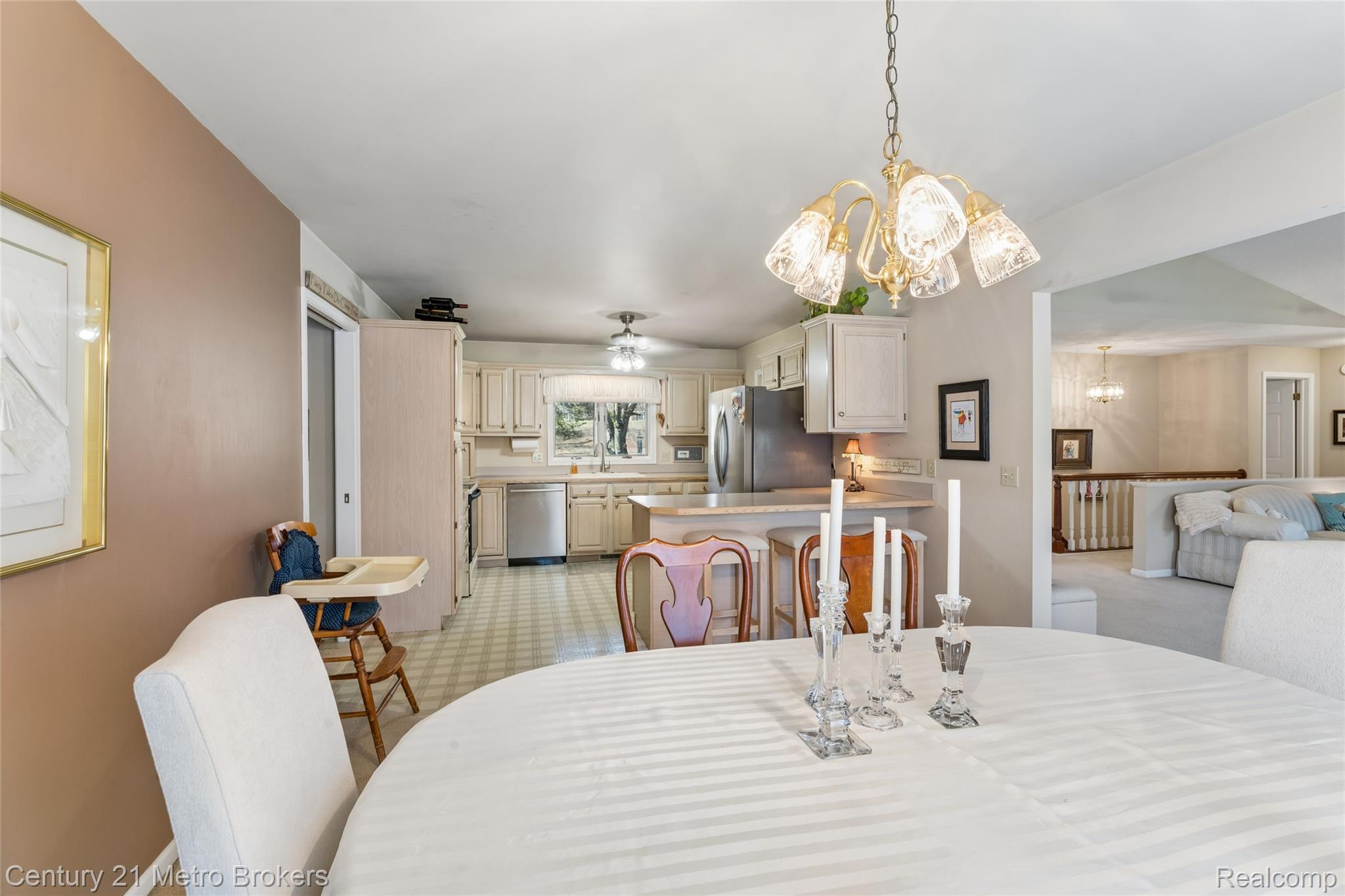5464 North Seymour Road Flushing, MI 48433 - Photo 18 of 59 Dining space featuring suspended lighting