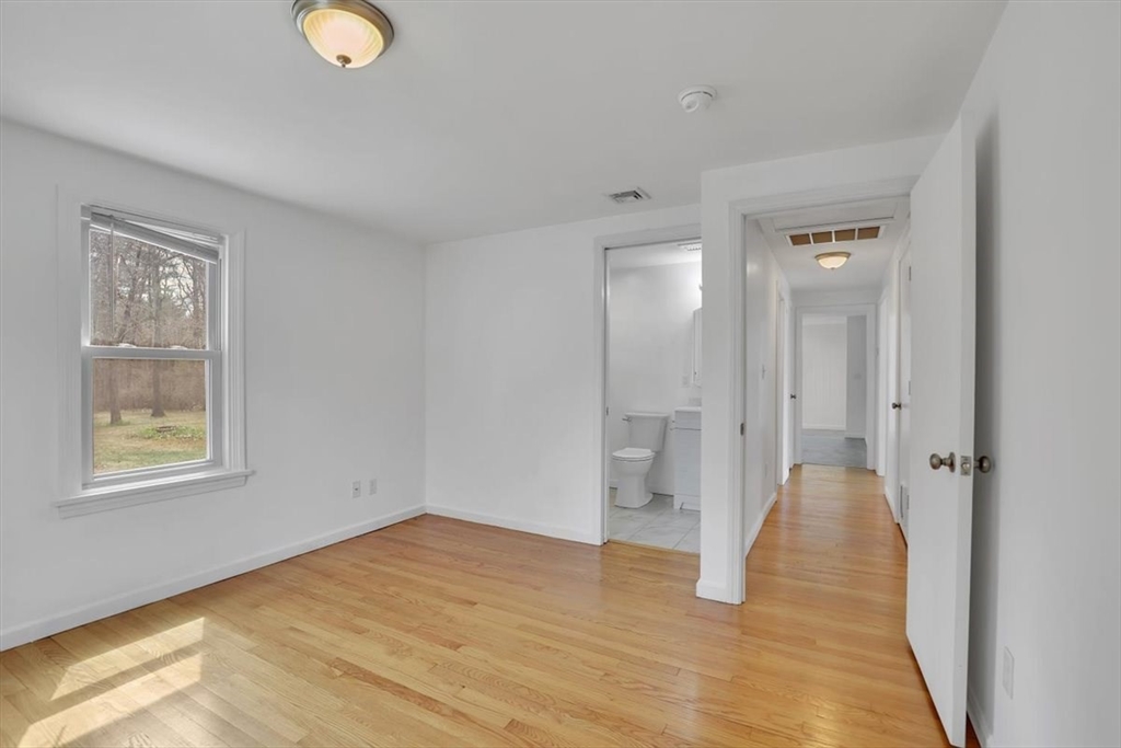 2401 Wilbraham Road Springfield, MA 01129 - Photo 15 of 33