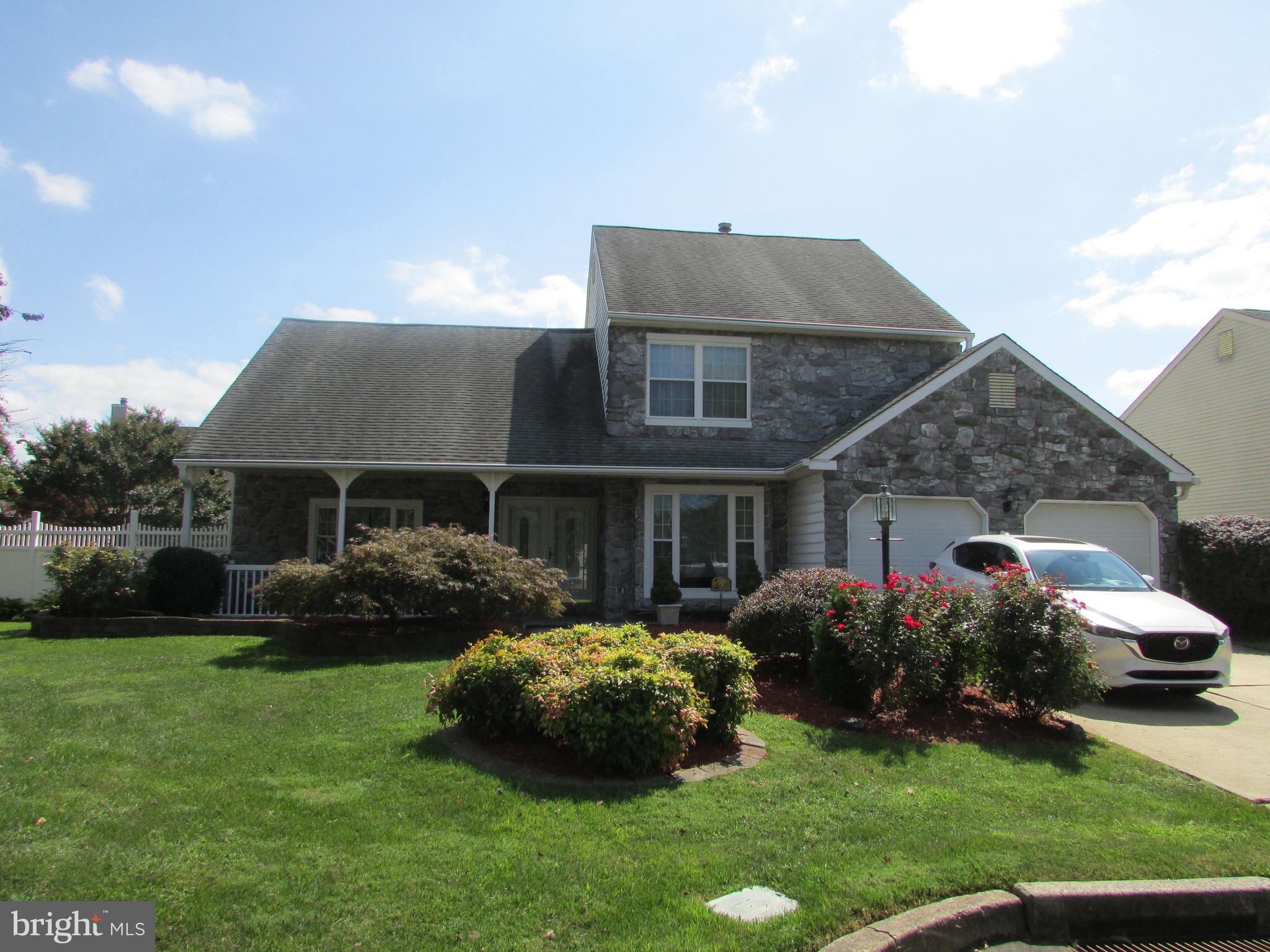 2263 Rittenhouse Square Bensalem, PA 19020 - Photo 3 of 50 Two car garage