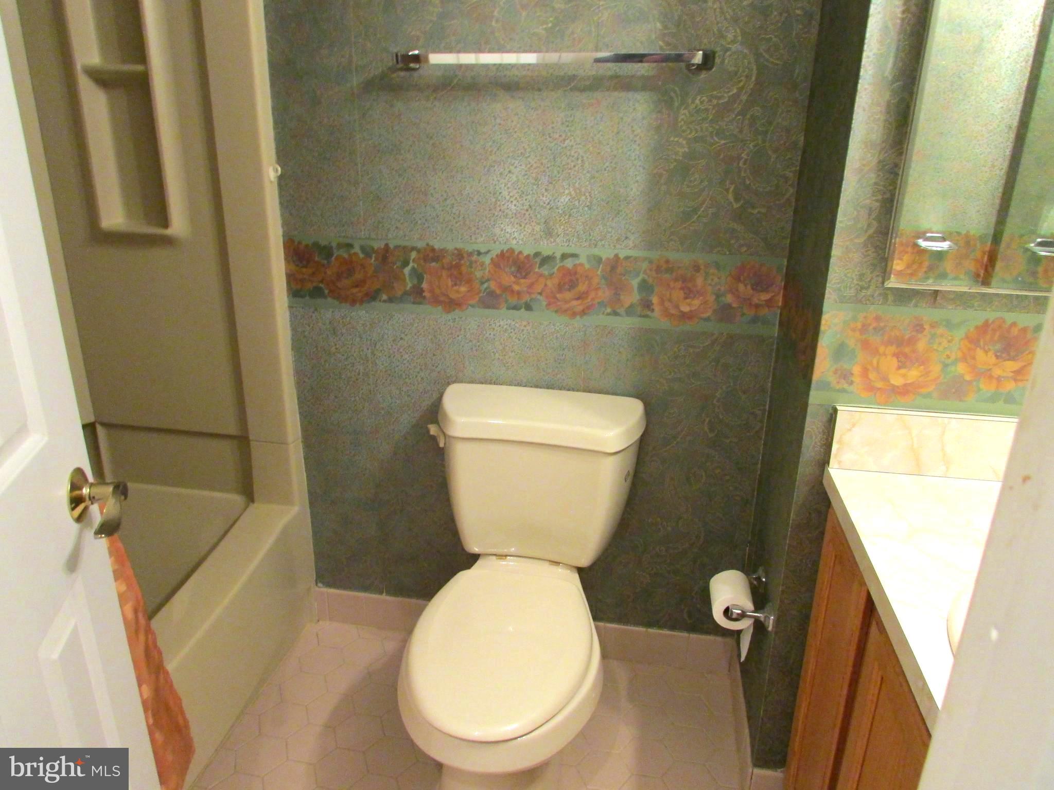 2263 Rittenhouse Square Bensalem, PA 19020 - Photo 33 of 50 Full Bathroom