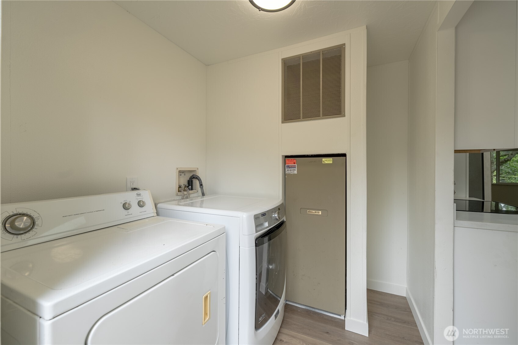 7701 Hardeson Road, Unit 52C Everett, WA 98203 - Photo 27 of 35