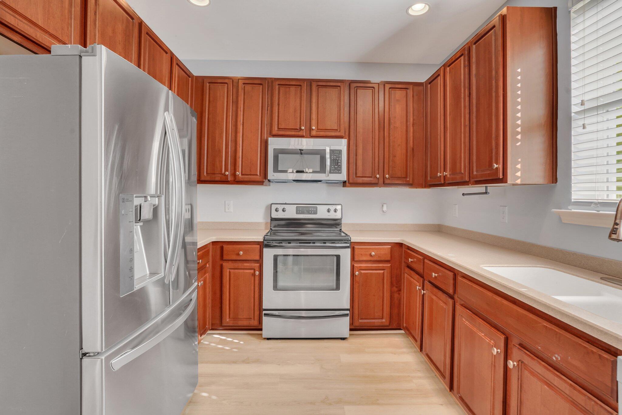 208 Westbrooke Road Summerville, SC 29486 - Photo 16 of 55 22-web-or-mls-DSC06929