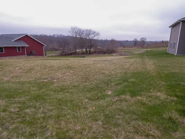 $45,000 | 300 Diamond Oaks Drive, Dodgeville, WI 53533