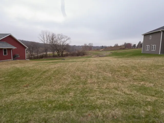 $45,000 | 300 Diamond Oaks Drive, Dodgeville, WI 53533