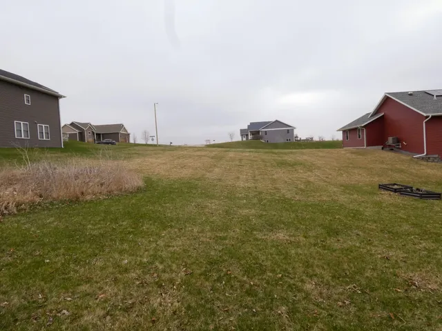 $45,000 | 300 Diamond Oaks Drive, Dodgeville, WI 53533