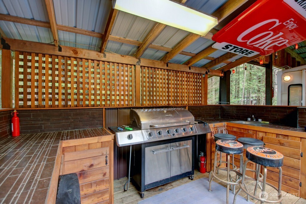 2061 Exit Road Maple Falls, WA 98266 - Photo 5 of 32