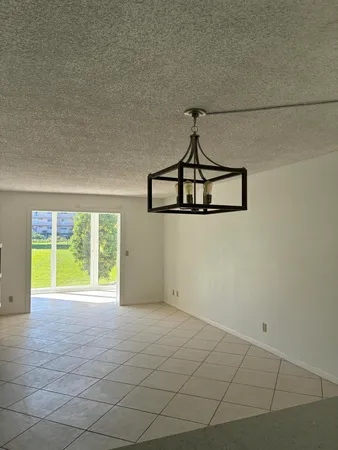 $1,690 | 2615 Northeast 3rd Street, Unit 103, Boynton Beach, FL 33435