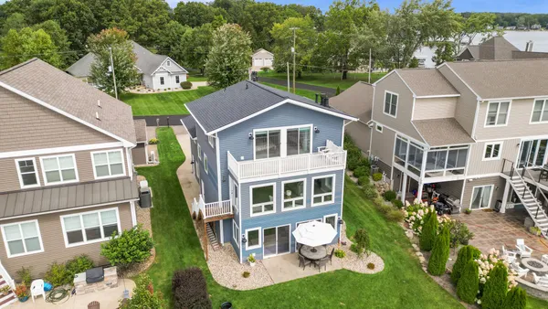$725,000 | 1009 Treasure Island Drive, Mattawan, MI 49071
