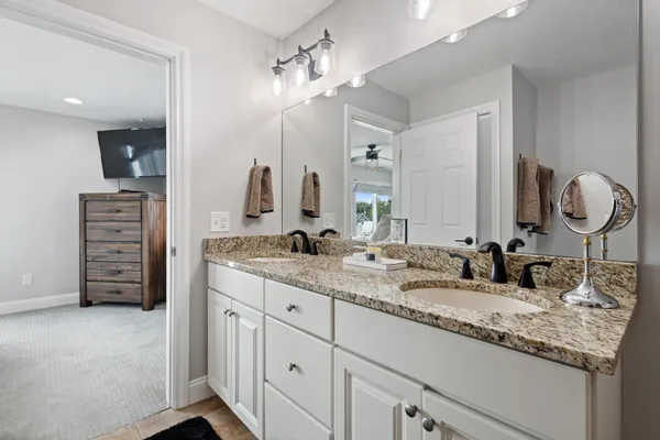 $725,000 | 1009 Treasure Island Drive, Mattawan, MI 49071