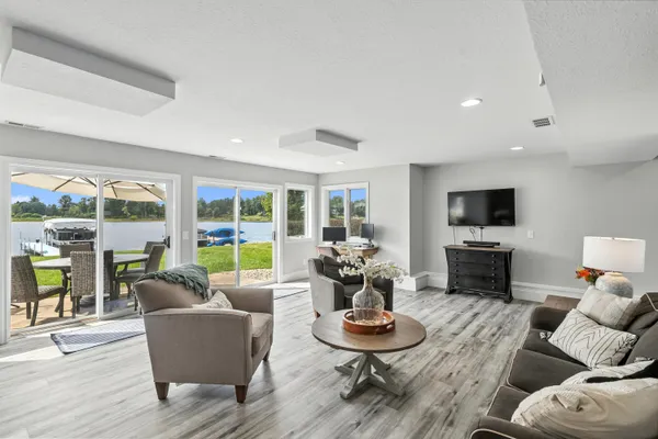 $725,000 | 1009 Treasure Island Drive, Mattawan, MI 49071