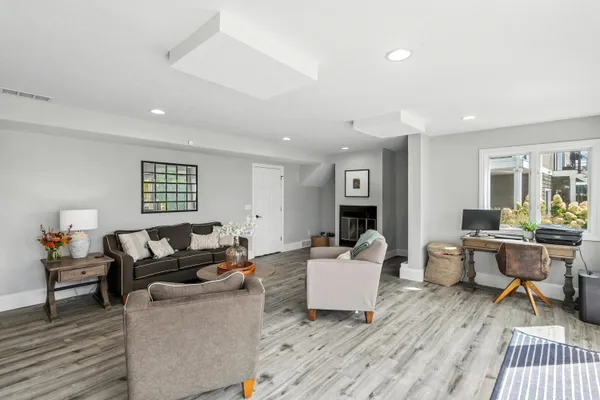 $725,000 | 1009 Treasure Island Drive, Mattawan, MI 49071