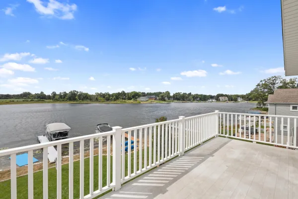 $725,000 | 1009 Treasure Island Drive, Mattawan, MI 49071
